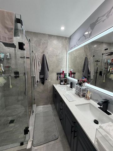 6580 W 24th Ct 19-14, Hialeah, FL 33016