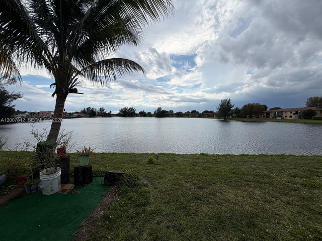 6580 W 24th Ct 19-14, Hialeah, FL 33016