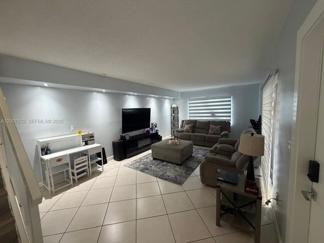 6580 W 24th Ct 19-14, Hialeah, FL 33016