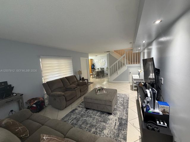 6580 W 24th Ct 19-14, Hialeah, FL 33016