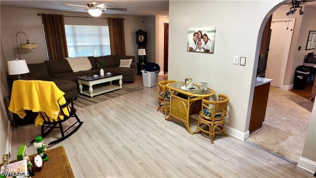 541 Landmark DR, Naples, FL 34112