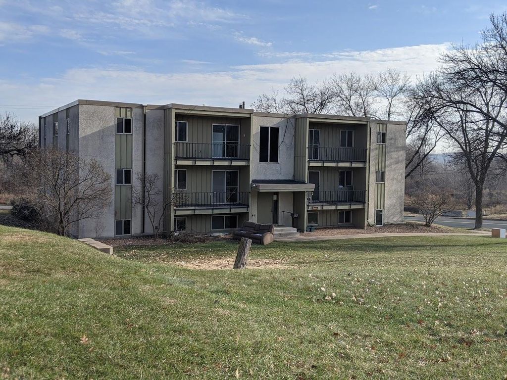 1120 Bryant Avenue, South Saint Paul, MN 55075 — exterior