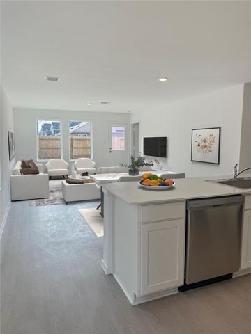 1735 Serenity Moon Drive, Crosby, TX 77532