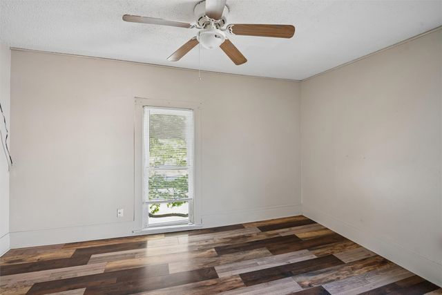 104 E Boston Avenue, Indianola, IA 50125