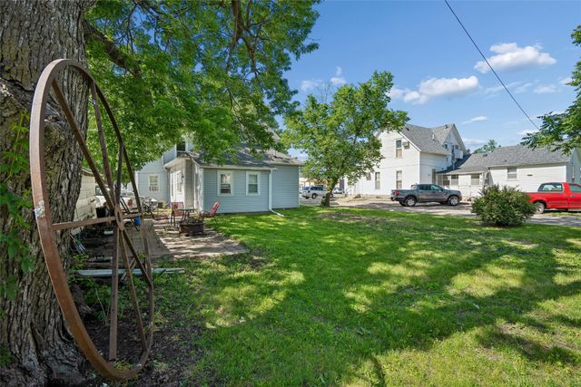 104 E Boston Avenue, Indianola, IA 50125