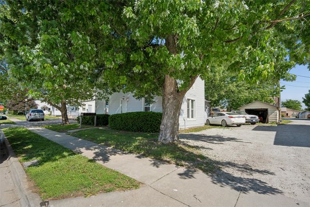 104 E Boston Avenue, Indianola, IA 50125