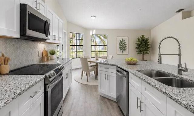 272 SW Carter Avenue, Port St. Lucie, FL 34983