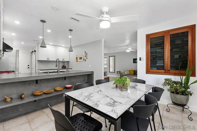 3152 Avenida Topanga, Carlsbad, CA 92009