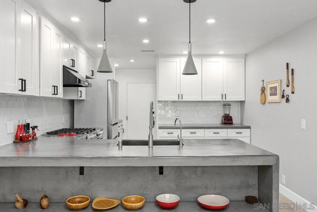3152 Avenida Topanga, Carlsbad, CA 92009