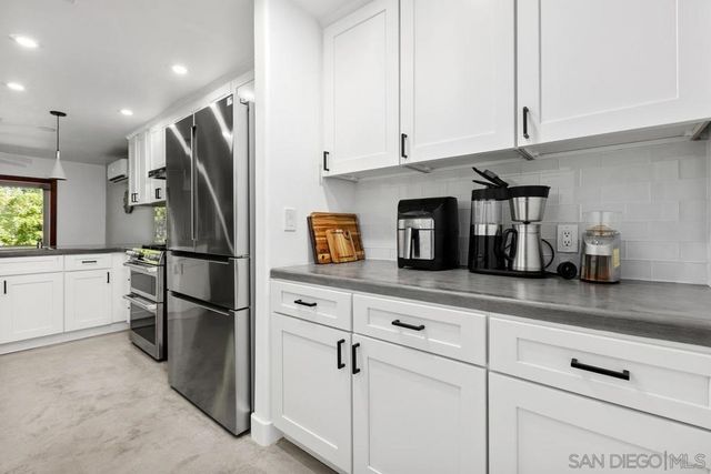 3152 Avenida Topanga, Carlsbad, CA 92009