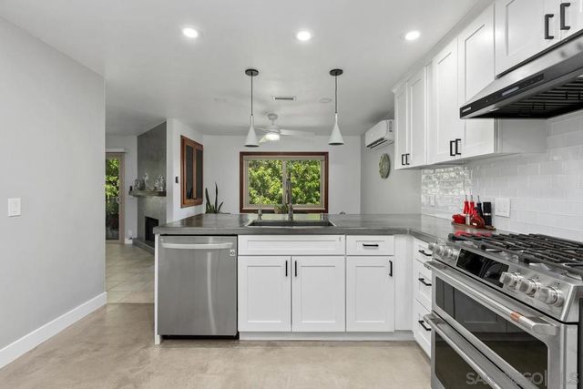 3152 Avenida Topanga, Carlsbad, CA 92009