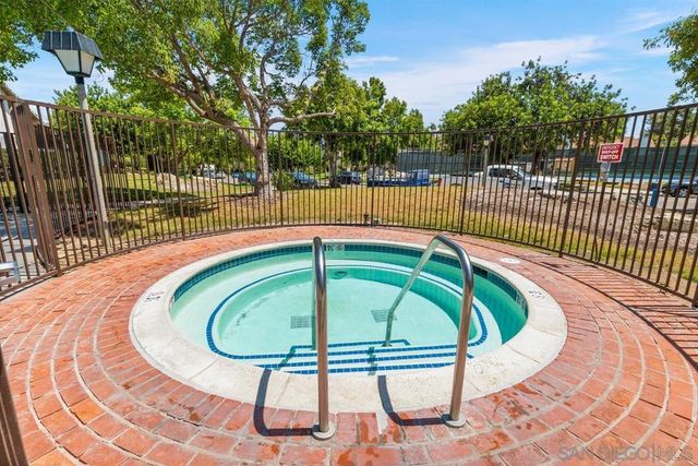 3152 Avenida Topanga, Carlsbad, CA 92009