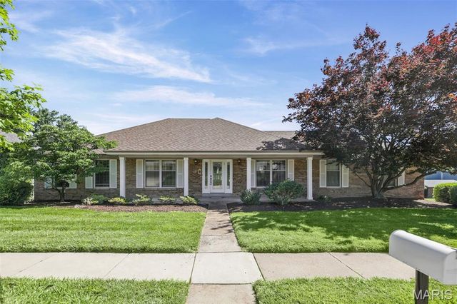 602 Sunbridge Drive, Chesterfield, MO 63017