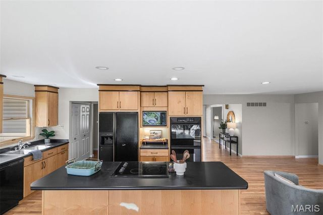 602 Sunbridge Drive, Chesterfield, MO 63017