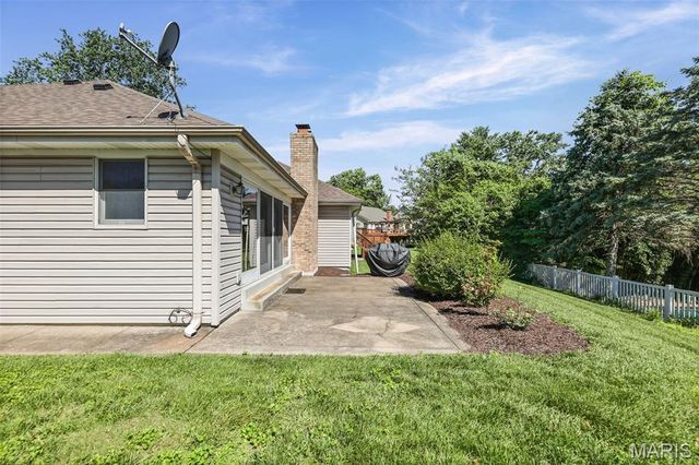 602 Sunbridge Drive, Chesterfield, MO 63017