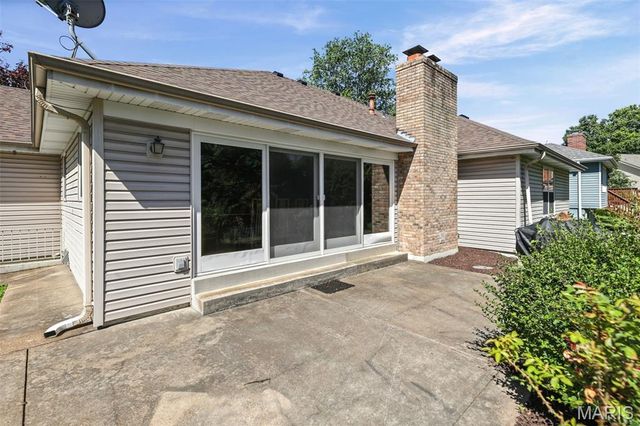 602 Sunbridge Drive, Chesterfield, MO 63017