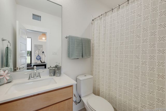 426 center, San Antonio, TX 78202