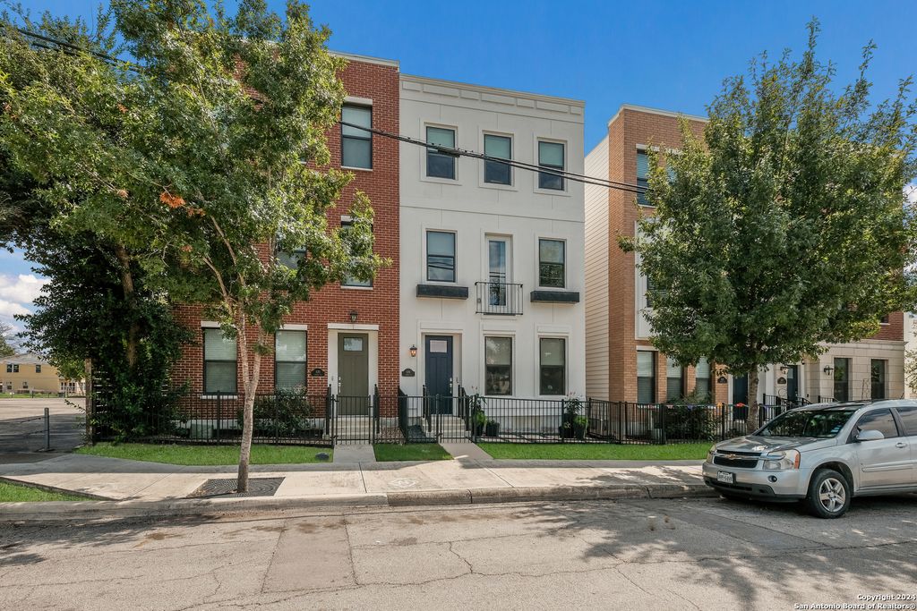 426 center, San Antonio, TX 78202