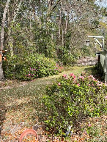 1794 Condor Dr, Cantonment, FL 32533