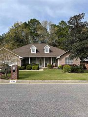 1794 Condor Dr, Cantonment, FL 32533