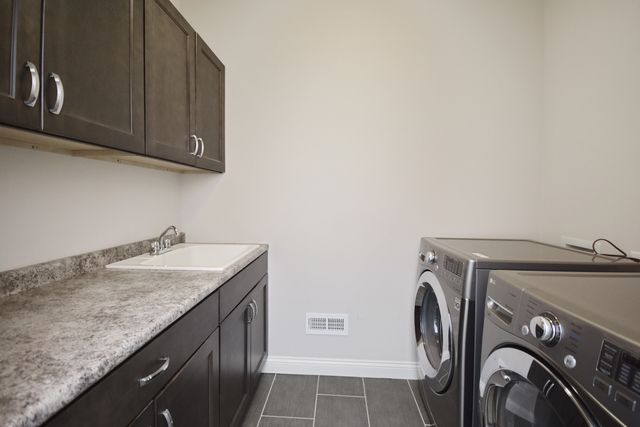 205 Potomac Avenue, Savoy, IL 61874