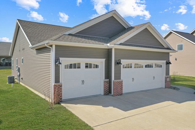 205 Potomac Avenue, Savoy, IL 61874