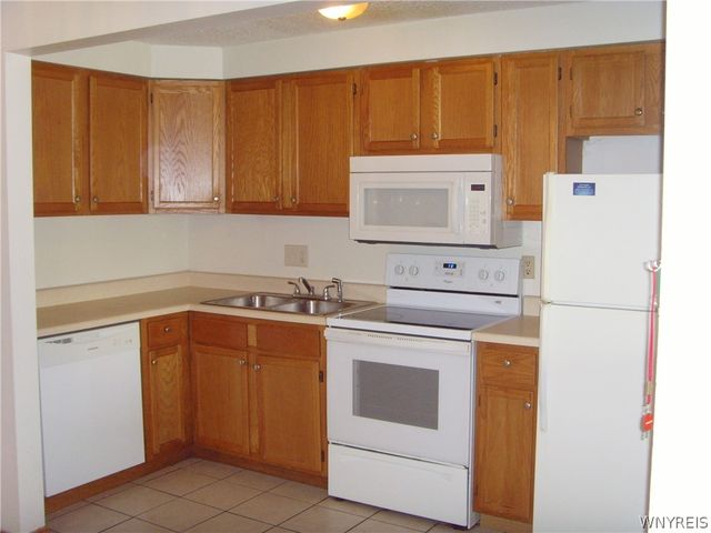 120 A Foxberry Drive, Amherst, NY 14068