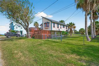 115 12th Street, San Leon, TX 77539