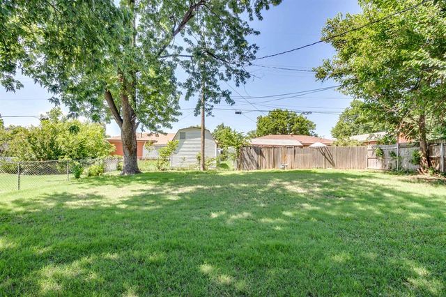 1109 W Peebly Drive, Midwest City, OK 73110