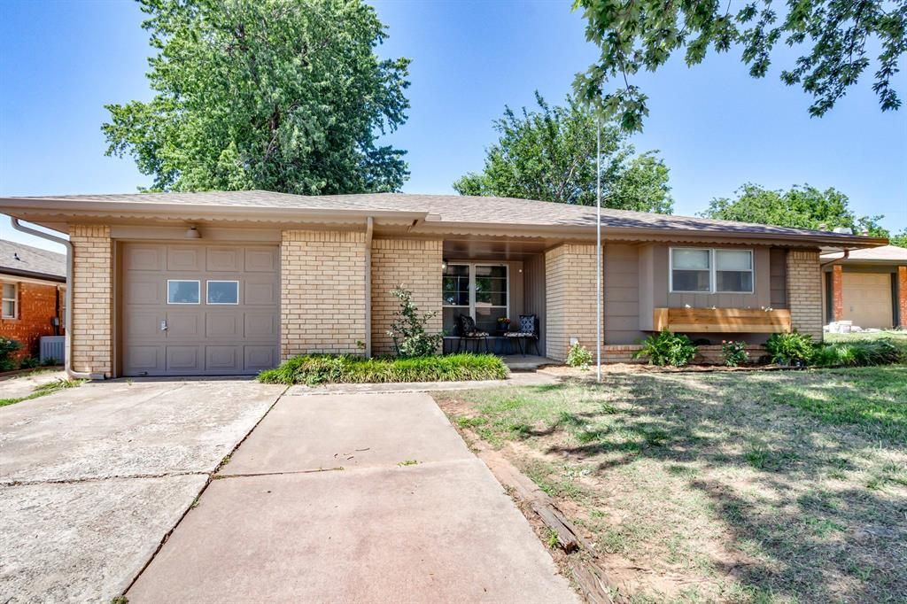1109 W Peebly Drive, Midwest City, OK 73110