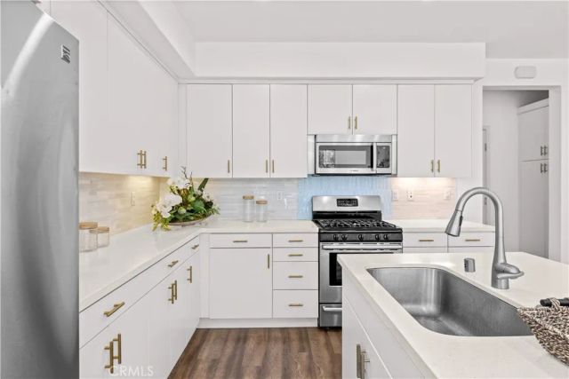 56 Bay Layrel, Irvine, CA 92618