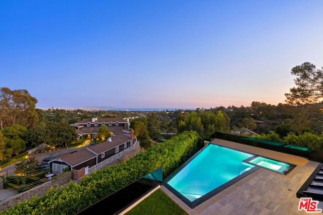 1744 Correa Way, Los Angeles, CA 90049