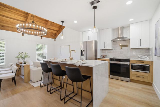 3406 W BARCELONA STREET, Tampa, FL 33629