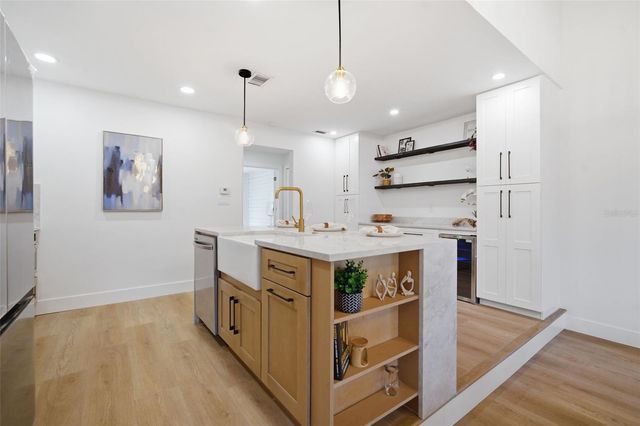 3406 W BARCELONA STREET, Tampa, FL 33629