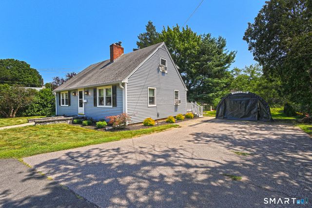 4 Pine Place, Clinton, CT 06413