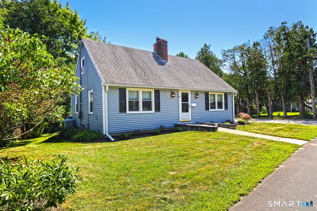 4 Pine Place, Clinton, CT 06413