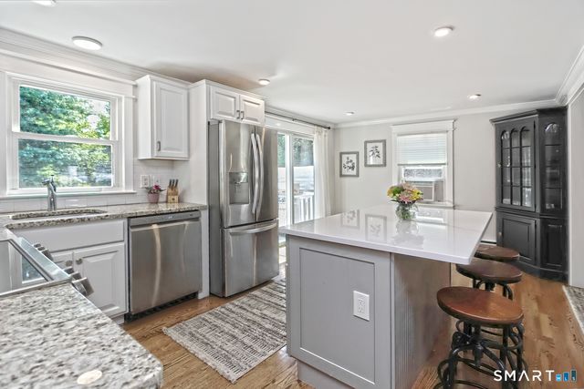 4 Pine Place, Clinton, CT 06413