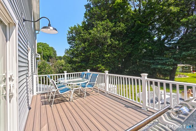 4 Pine Place, Clinton, CT 06413