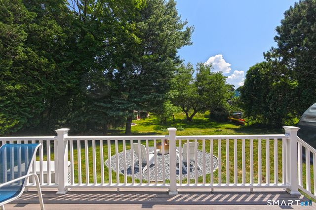 4 Pine Place, Clinton, CT 06413
