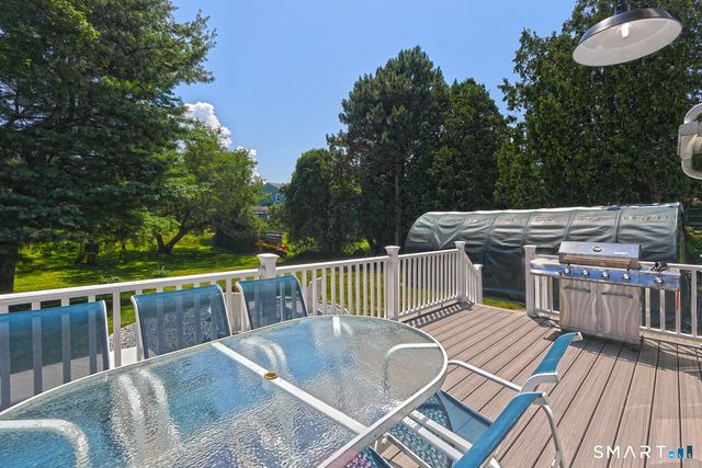 4 Pine Place, Clinton, CT 06413