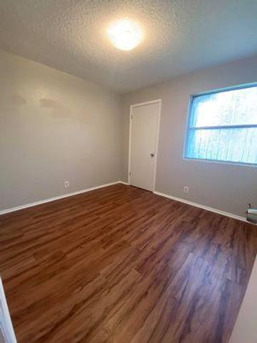 9806 Roxanna DR A, Austin, TX 78748