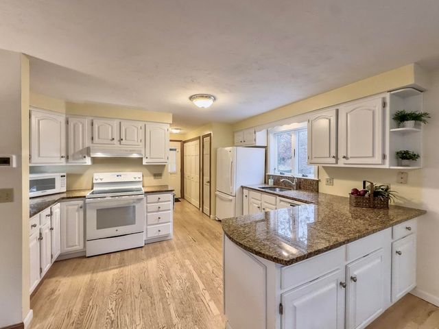 104 Wayside Drive, Brewster, MA 02631