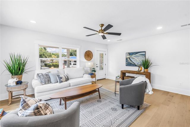 834 53RD AVENUE N, St Petersburg, FL 33703
