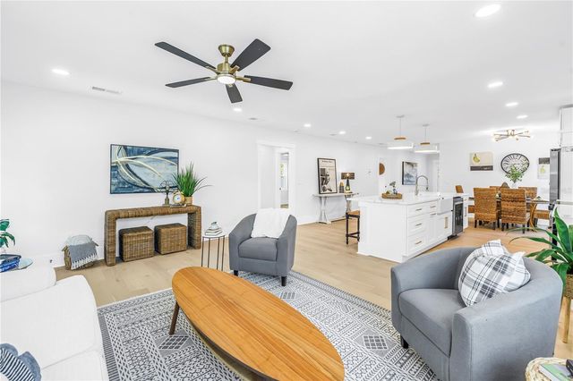 834 53RD AVENUE N, St Petersburg, FL 33703