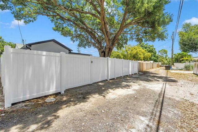 834 53RD AVENUE N, St Petersburg, FL 33703