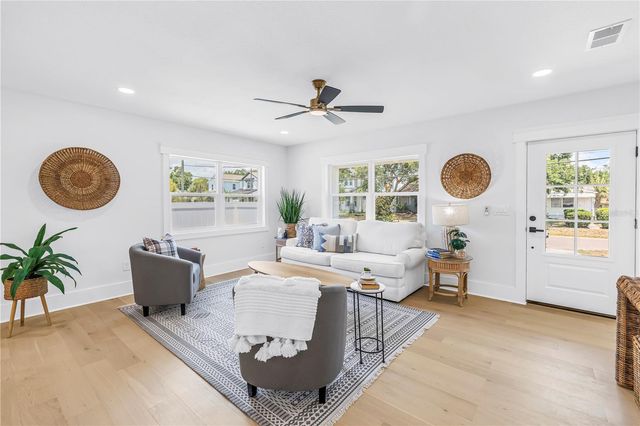 834 53RD AVENUE N, St Petersburg, FL 33703