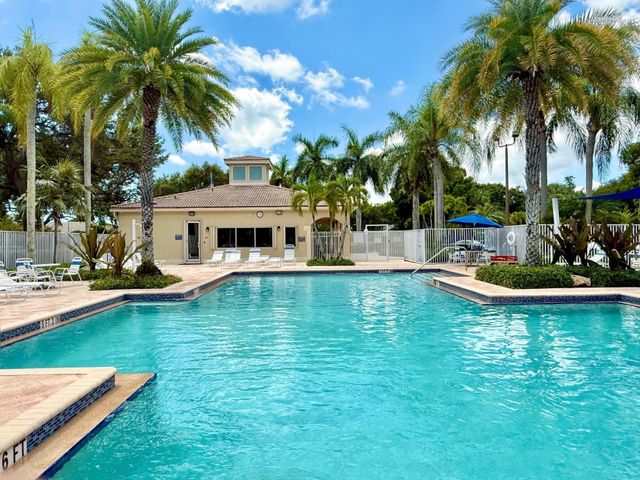 8119 Tortuga Ln, Boynton Beach, FL 33436