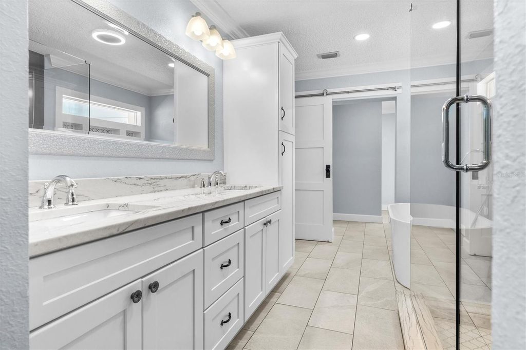 Image 23 of property listing at 1135 SHADY LANE DRIVE, Orlando, FL 32804