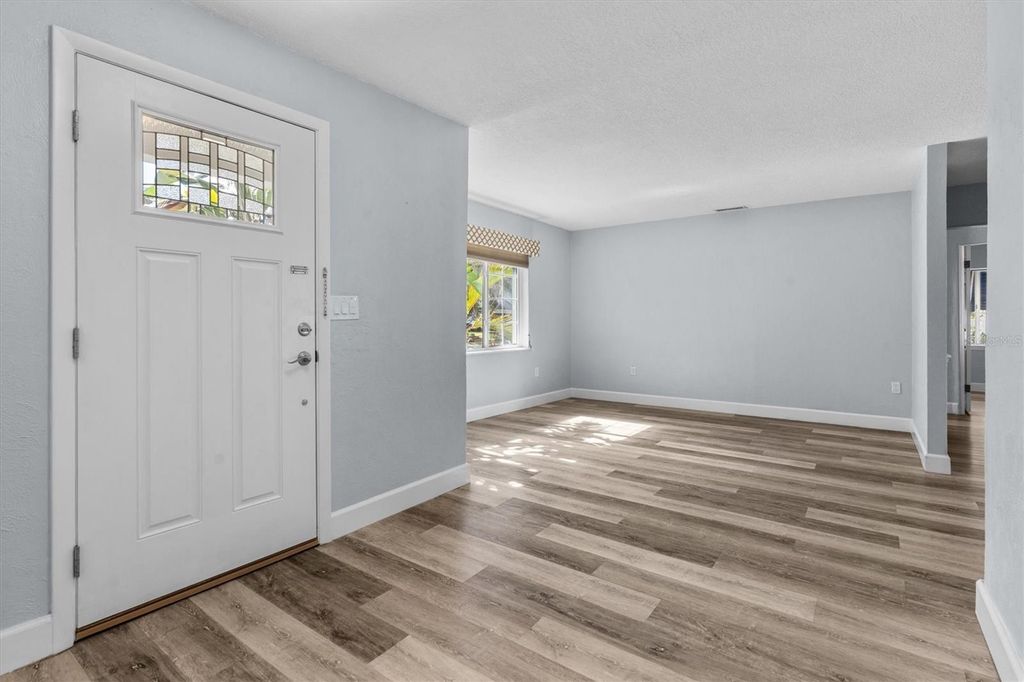 Image 4 of property listing at 1135 SHADY LANE DRIVE, Orlando, FL 32804