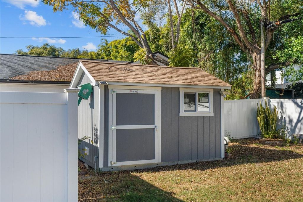 Image 46 of property listing at 1135 SHADY LANE DRIVE, Orlando, FL 32804